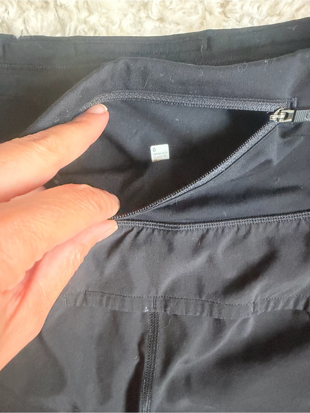 Like new lululemon Girls/Women's Balck Athletic Shorts High Waist Running Size 0 - Picture 5 of 5